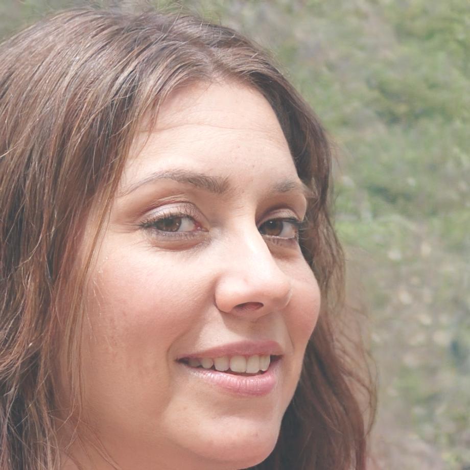 Dr. Sarah Müller, Finanzberaterin